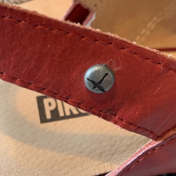 Pikolinos Red Flats with Perforated Design - Picture 7 of 11